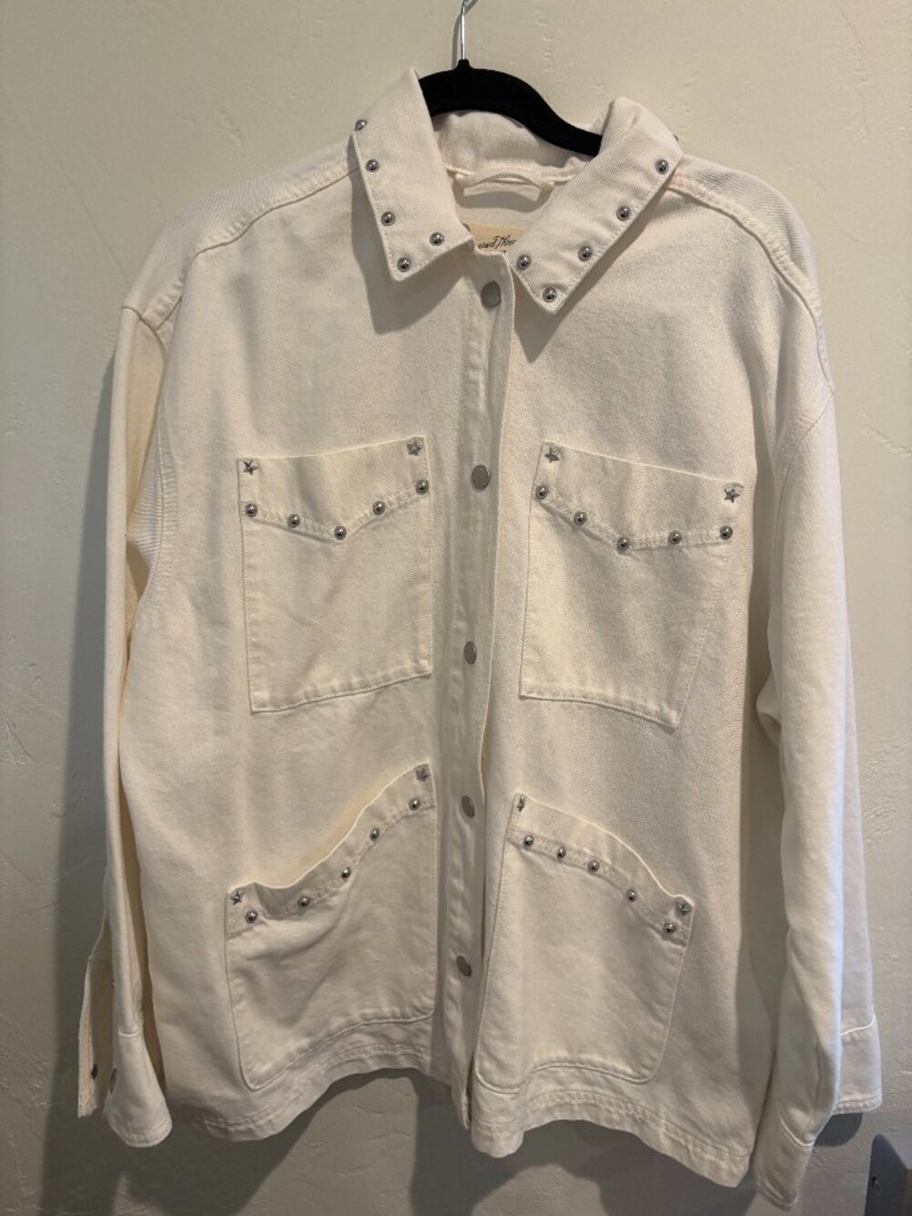 Universal Thread White Cotton Denim Jacket with Metal Accents. Never worn Size M